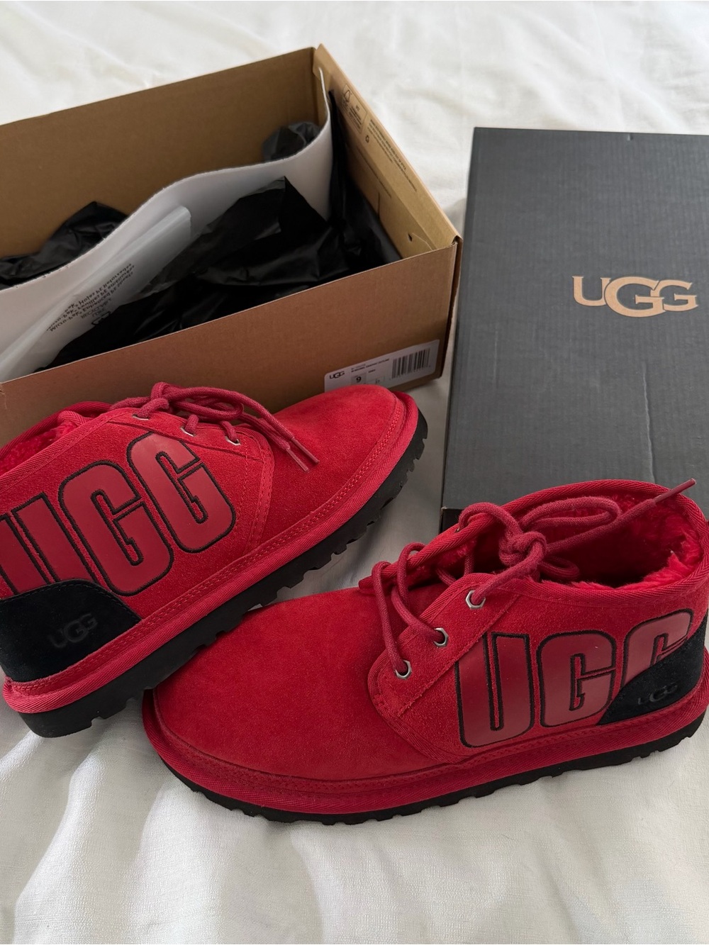 UGG Neumal red boot new in box size men’s 9